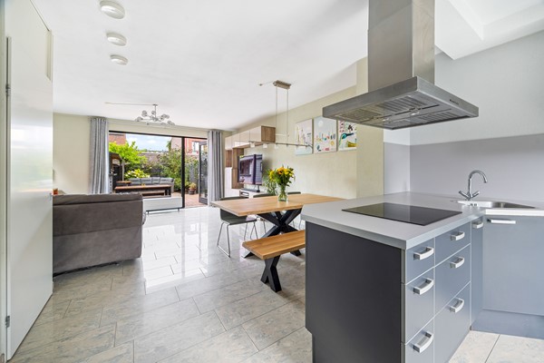 Medium property photo - Tom Navislaan 12, 2493 BN Den Haag